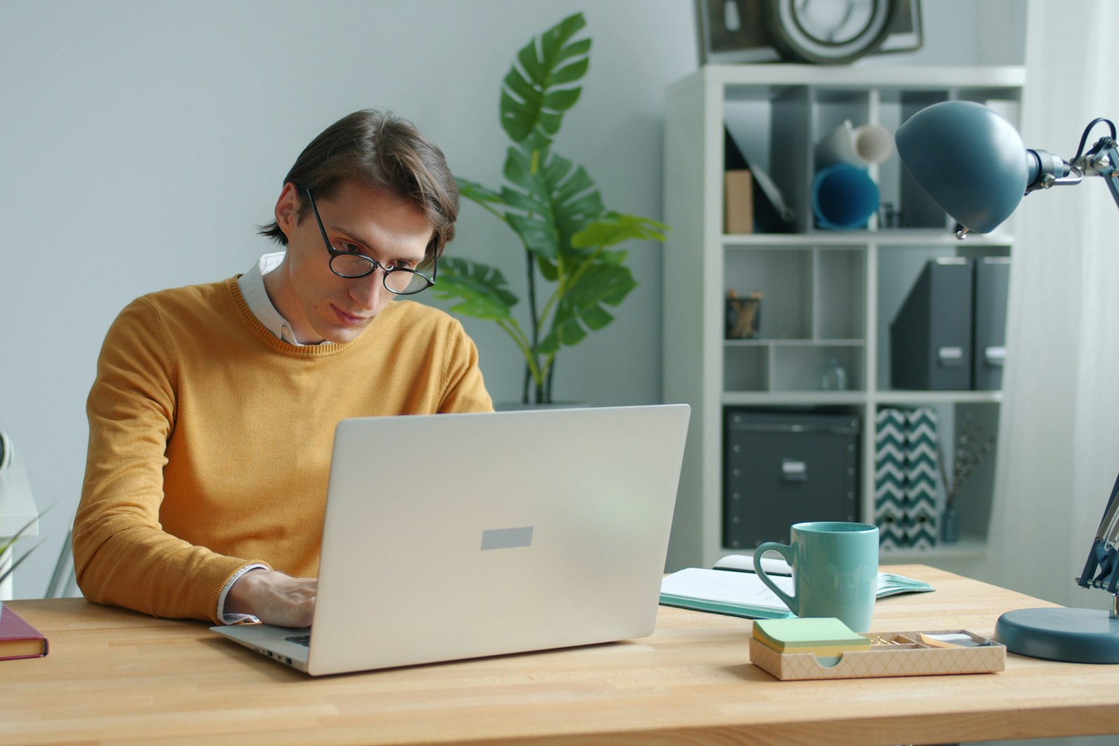 Situs Terbaik untuk Mencari Kerja Freelance Online di 2026: Upwork, Fiverr, Toptal, dan Alternatifnya